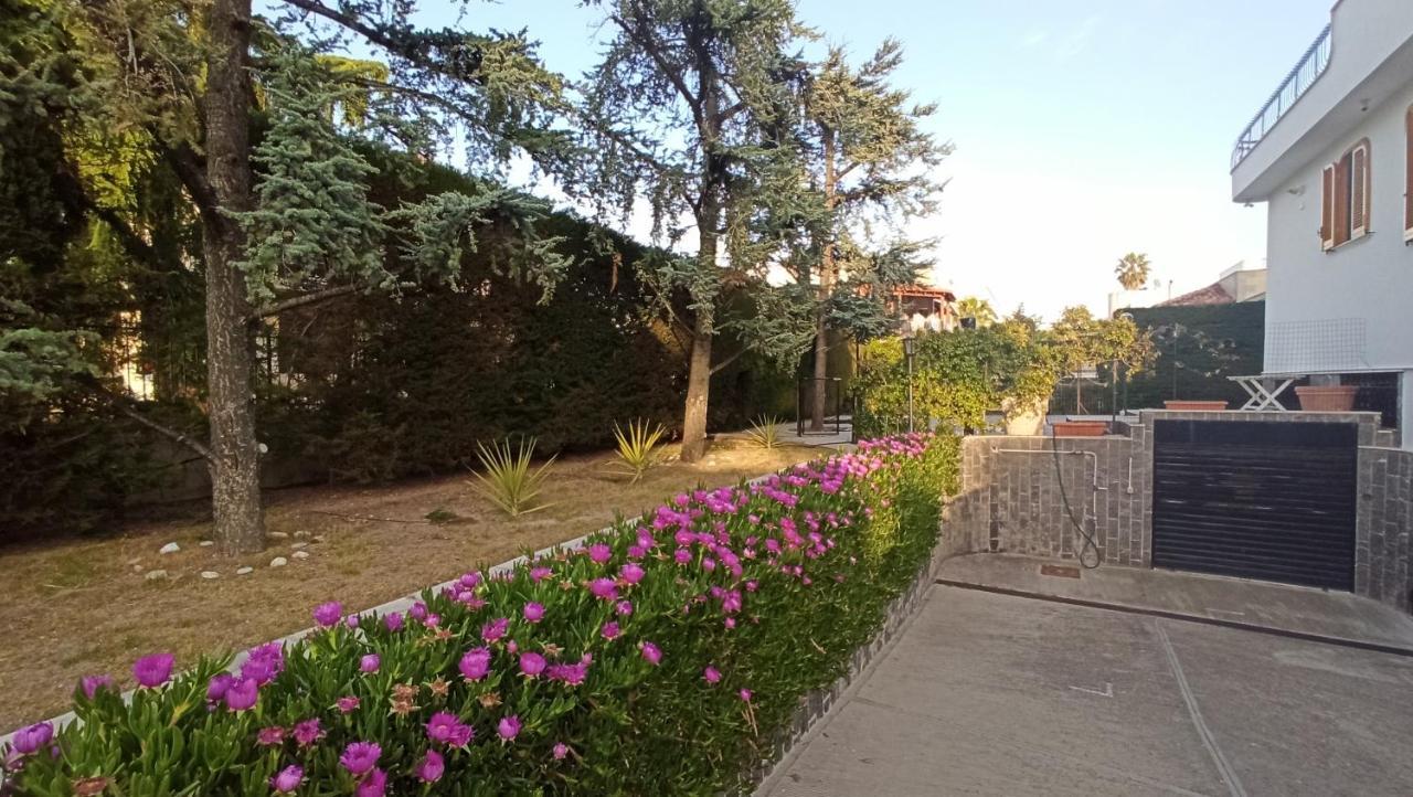 Villa Mary Trani Exterior photo