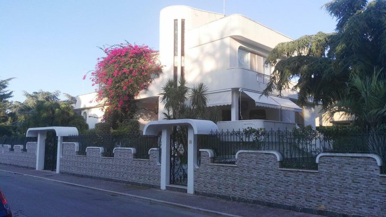Villa Mary Trani Exterior photo